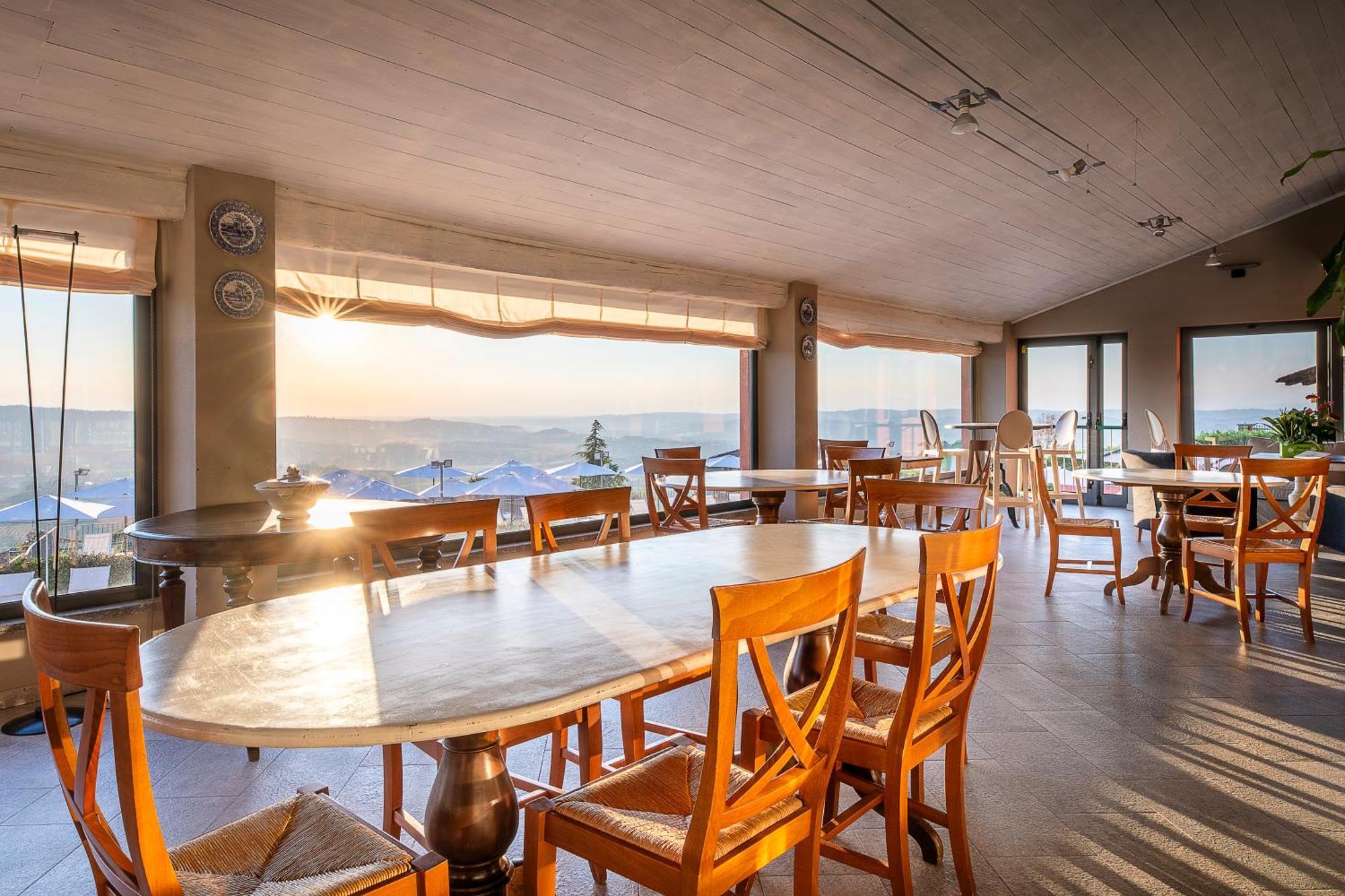 Ai Tardi Hotel