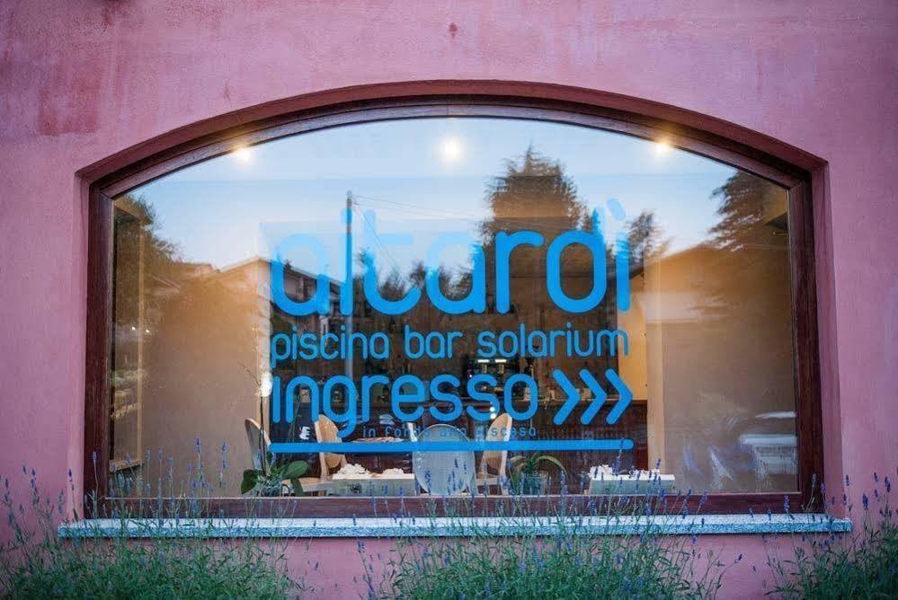 Ai Tardi Hotel Diano dʼAlba